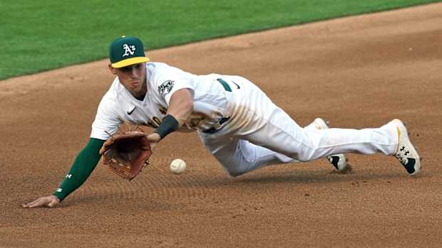 Jake Lamb, diving stop at third base